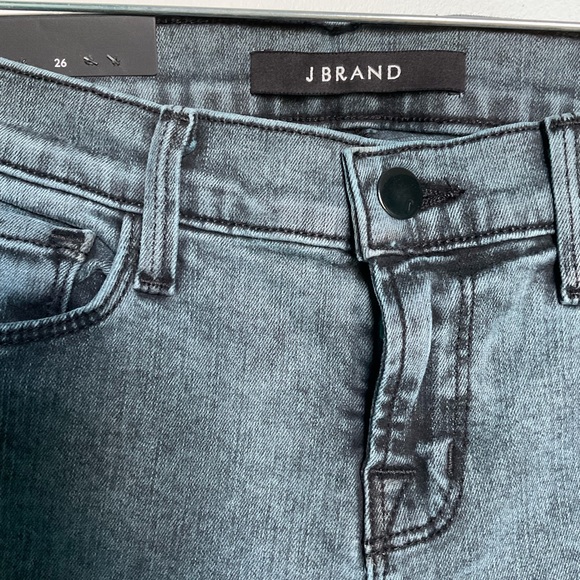 J BRAND Photo Ready Jeans - Picture 10 of 11